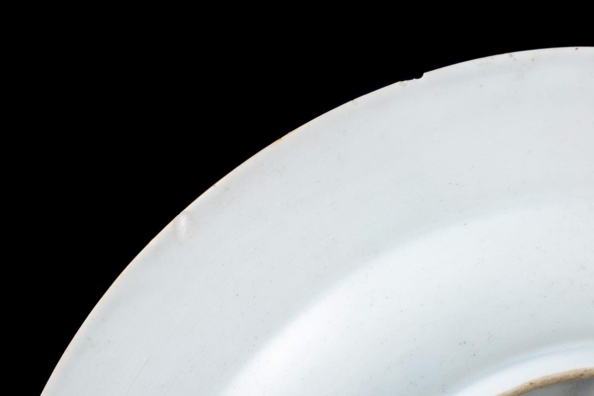 Paire d'assiettes creuses en porcelaine de Chine à décor au chardon dans un massif [...] - Bild 4 aus 15