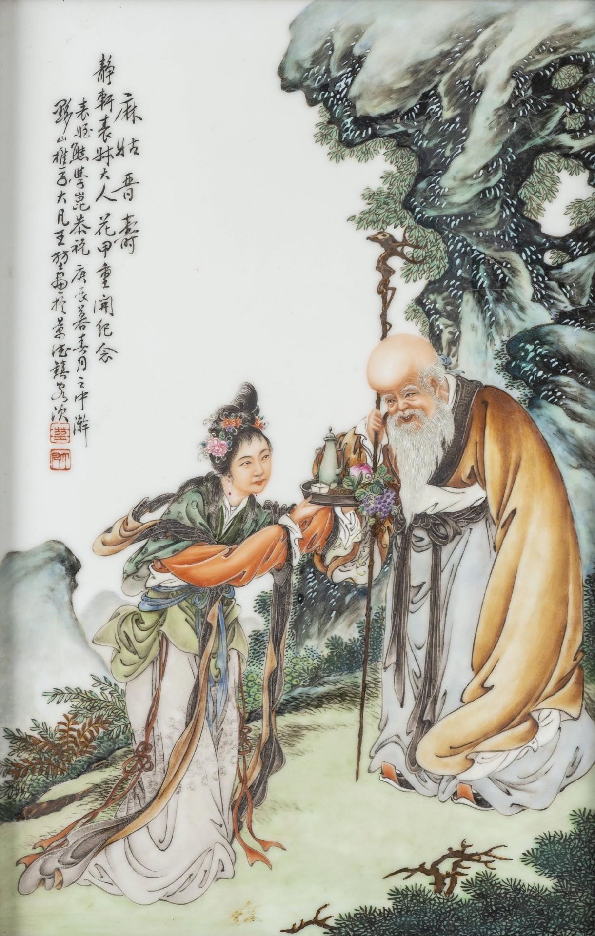 Plaque en porcelaine de Chine à décor en Famille rose représentant Magu servant le [...]