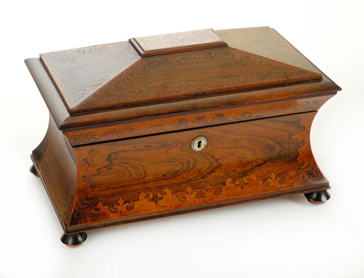 *Tea Caddy. An unusually large Regency rosewood tea caddy, sarcophagus form with burr walnut - Image 4 of 4