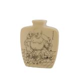 SMALL 'EROTIC' IVORY SNUFF BOTTLE, QING DYNASTY / REPUBLIC PERIOD