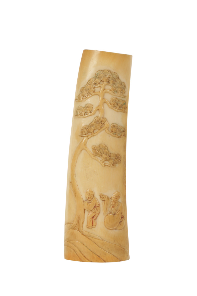 CARVED IVORY AND POLYCHROME PAINTED WRIST REST, QING DYNASTY - Bild 2 aus 2