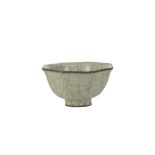 GUAN TYPE CRACKLE GLAZE HEXAGONAL BOWL