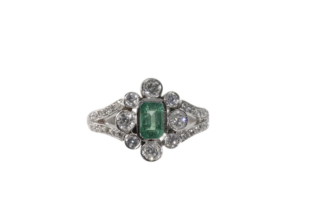 GREEN SAPPHIRE AND DIAMOND RING