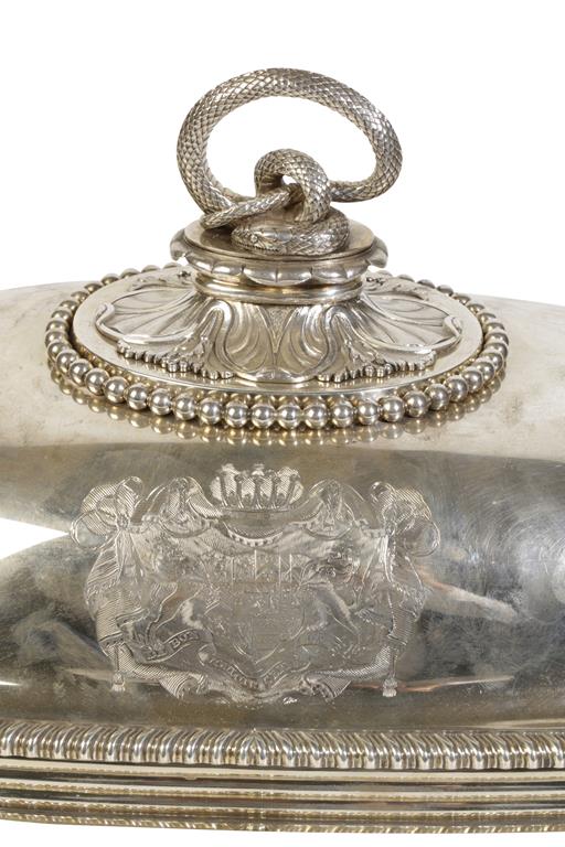 SET OF FOUR GEORGE III SILVER ENTREE DISHES AND COVERS - Image 2 of 4