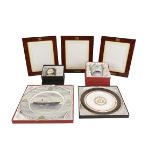 COLLECTION OF (4) QE2 AND QM2 CHINAWARE PLATES AND JUGS