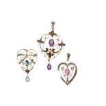 EDWARDIAN 9CT YELLOW GOLD PENDANT SET WITH AMETHYSTS
