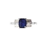 ART DECO STYLE SAPPHIRE & DIAMOND RING