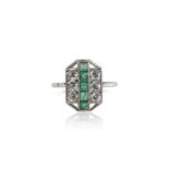 EMERALD AND DIAMOND ART DECO RING