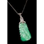 JADE AND DIAMOND PENDANT NECKLACE