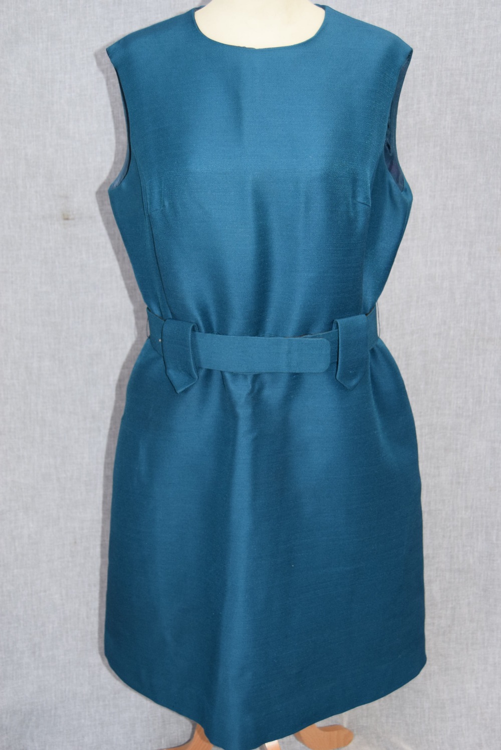 PETIT FRANCAIS; A LADIES VINTAGE 'TEAL' COLOURED DRESS, matching 3/4 sleeve coat, circa 1960's - Image 2 of 3