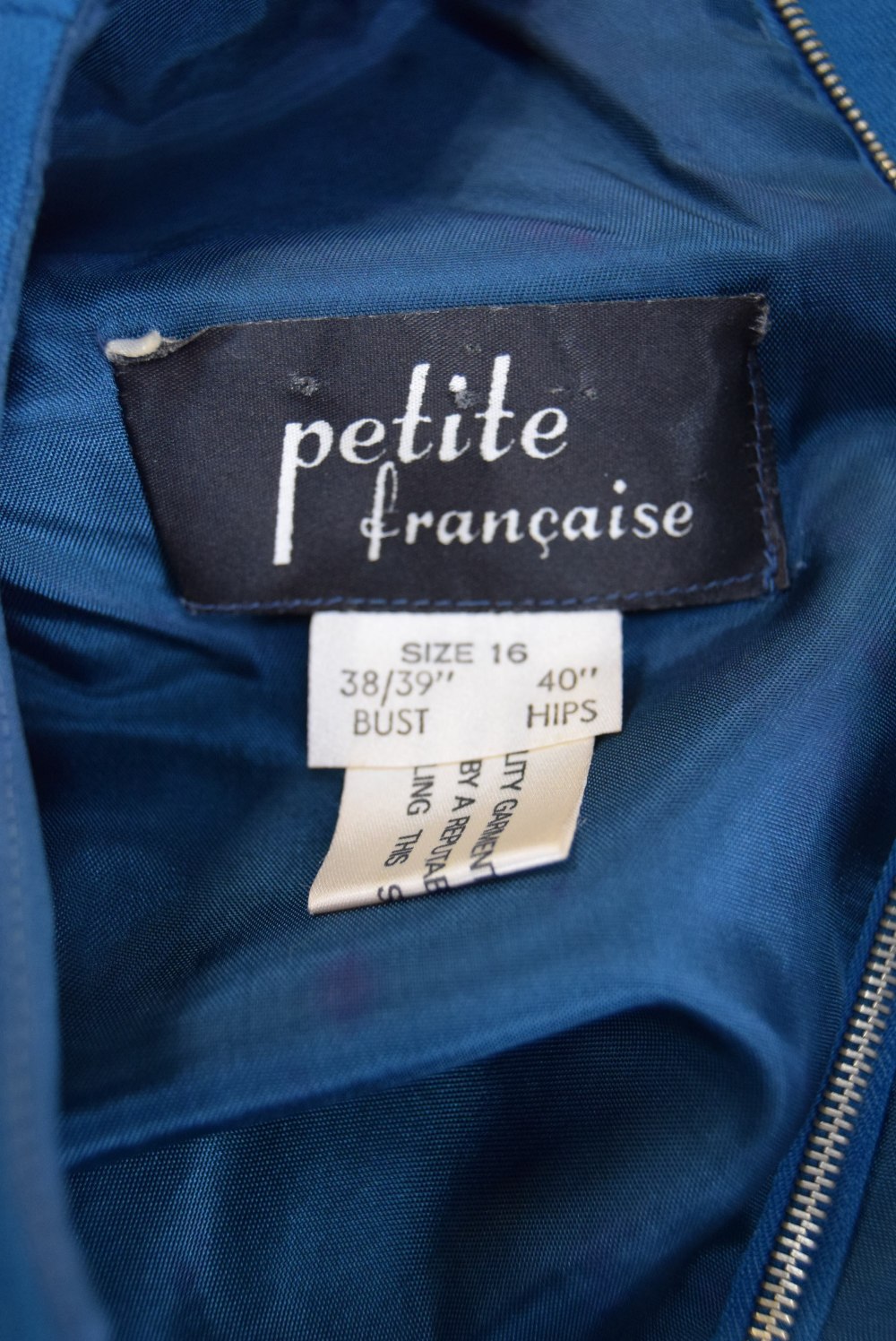 PETIT FRANCAIS; A LADIES VINTAGE 'TEAL' COLOURED DRESS, matching 3/4 sleeve coat, circa 1960's - Image 3 of 3