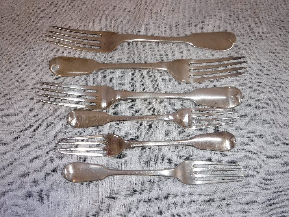 THREE SILVER DINNER FORKS and three silver dessert forks (c.341gms) (6)