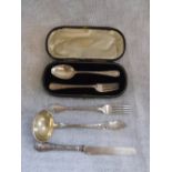 A COLLECTION OF SILVER FLATWARE (c.190gms)