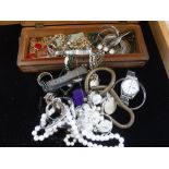 A COLLECTION OF COSTUME JEWELLERY AND BEADS