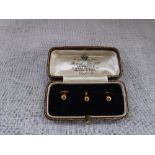 THREE 18CT YELLOW GOLD DRESS STUDS, in a fitted presentation case