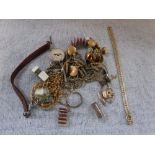 A COLLECTION OF JEWELLERY AND CUFFLINKS including One Pound and Ten Shilling Notes