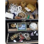 A COLLECTION OF COSTUME JEWELLERY AND WRISTWATCHES