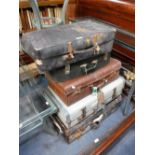 A COLLECTION OF VINTAGE LUGGAGE