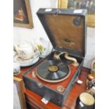 A VINTAGE COLUMBIA PICNIC GRAMOPHONE (no winding handle)