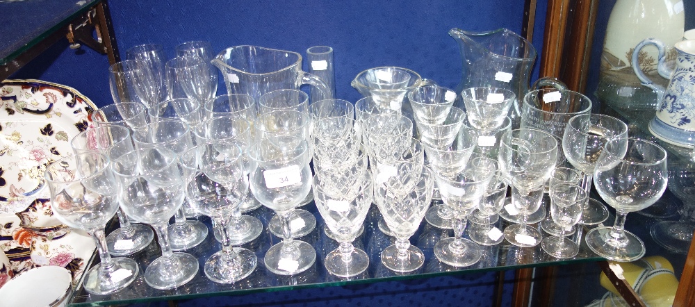 A COLLECTION OF GLASSWARE