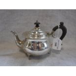 A BACHELOR'S SILVER TEAPOT, approx. 9.6 oz