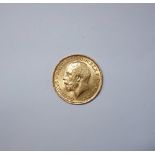 A GOLD SOVEREIGN dated 1914