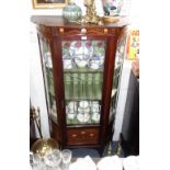 AN EDWARDIAN ART NOUVEAU STYLE MAHOGANY CHINA CABINET, with inlaid decoration and whiplash leading