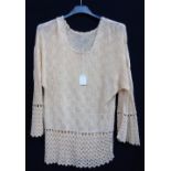 A VINTAGE LADIES CREAM KNITTED JUMPER, circa 1920's