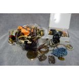 A COLLECTION OF COSTUME JEWELLERY AND BEADS