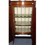 AN EDWARDIAN MAHOGANY AND MARQUETRY CHINA CABINET with leaded glazed door, 61cm wide