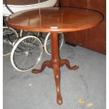 A GEORGE III MAHOGANY TIP TOP TABLE with bird cage action, 77cm diameter