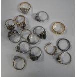 A COLLECTION OF COSTUME DRESS RINGS