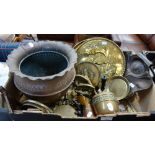 AN EDWARDIAN COPPER JARDINIERE and a collection of similar metalware