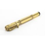 Everest 18k rolled fountain pen with 14k gold nib Further condition reports can be found at the