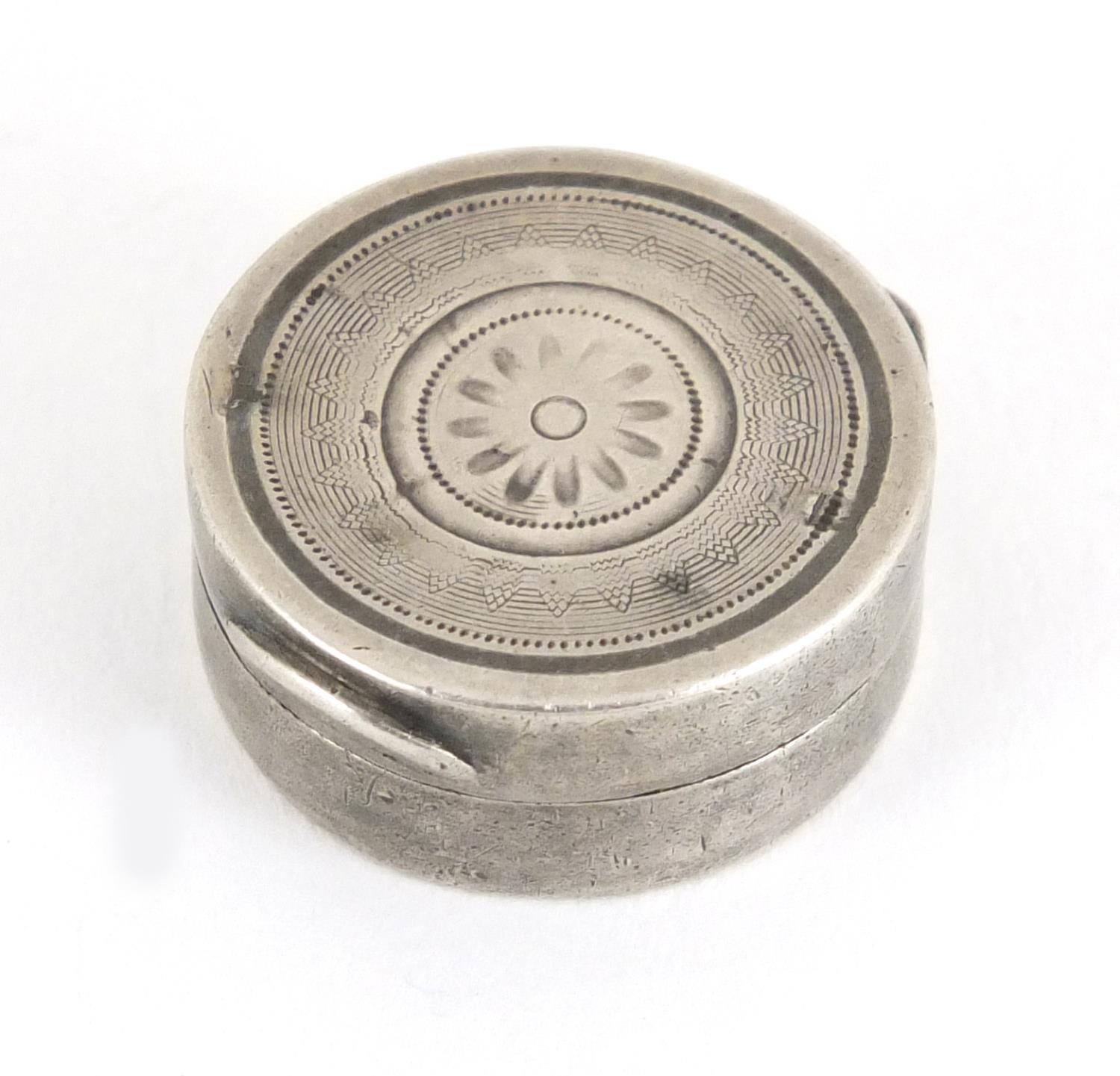 Circular Georgian silver vinaigrette with hinged lid and gilt interior, W.F London, 1798, 2.5cm in - Image 2 of 6