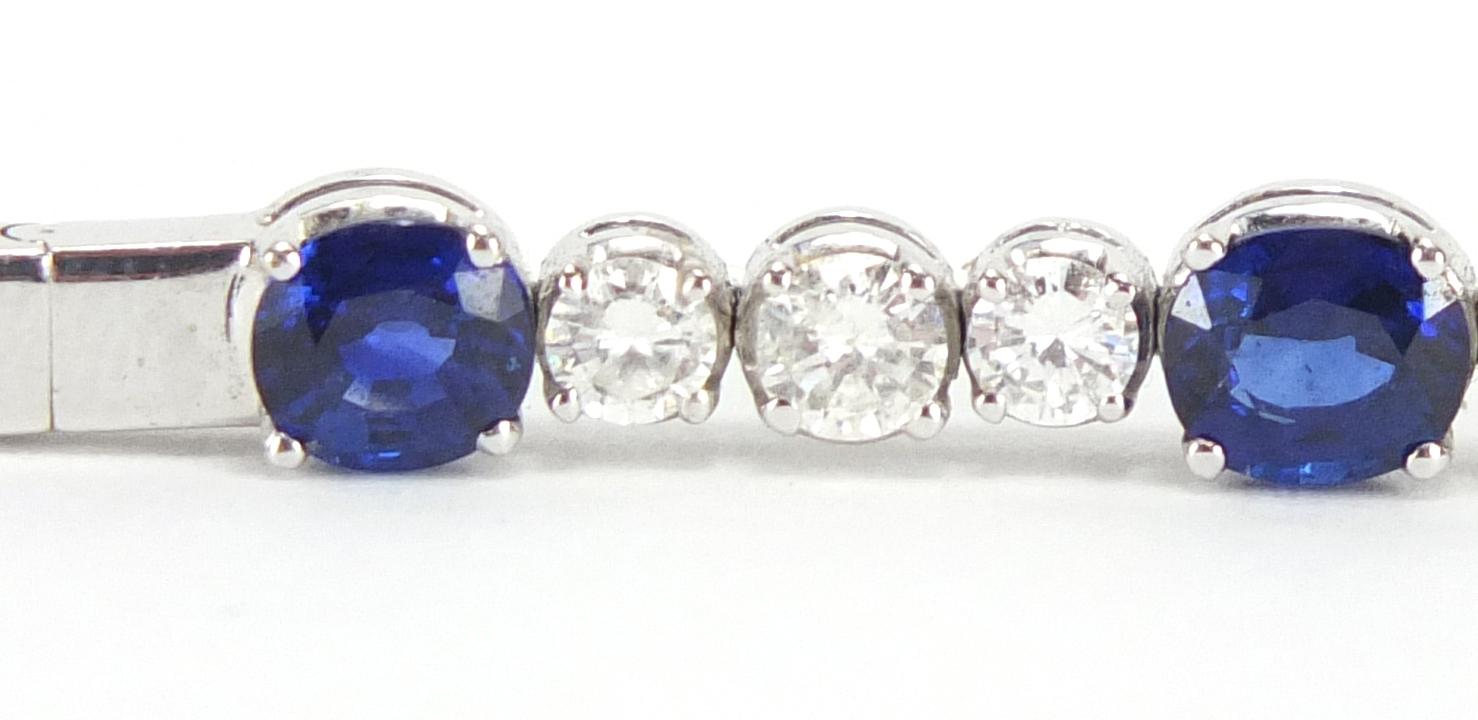18ct white gold graduated Sapphire and Diamond bracelet, 18cm in length, approximate weight 13.9g - Image 4 of 10
