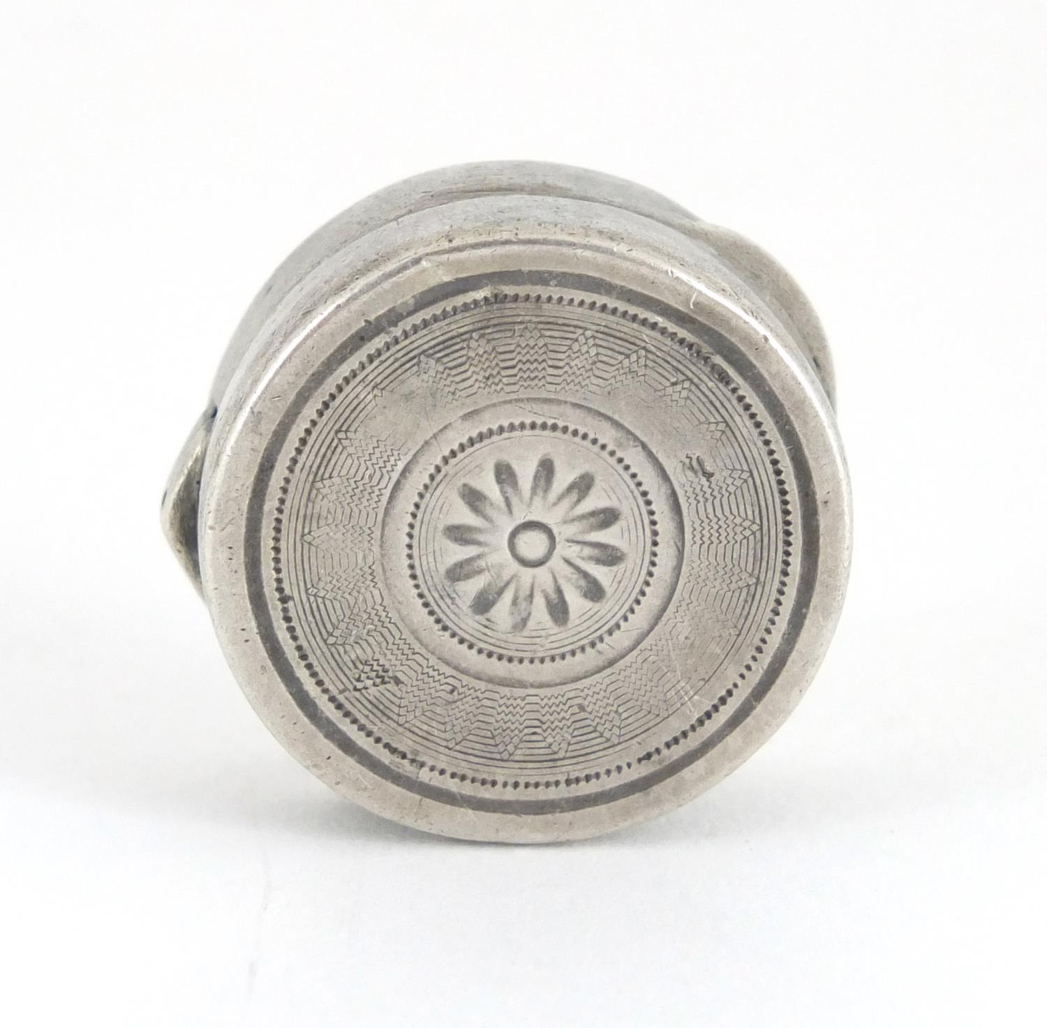 Circular Georgian silver vinaigrette with hinged lid and gilt interior, W.F London, 1798, 2.5cm in - Image 4 of 6