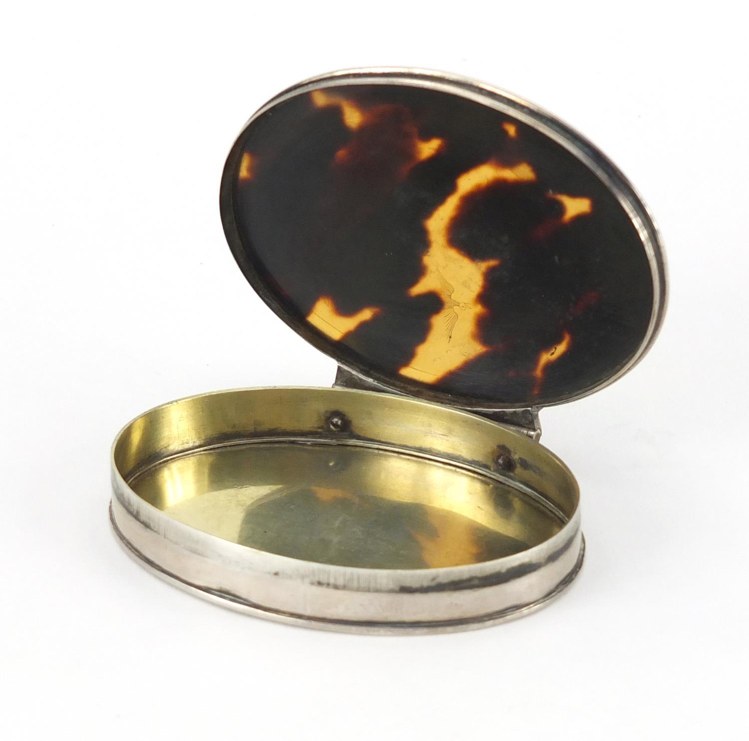 18th century oval silver and tortoiseshell snuff box, the hinged tortoiseshell gold pique work lid - Image 4 of 7