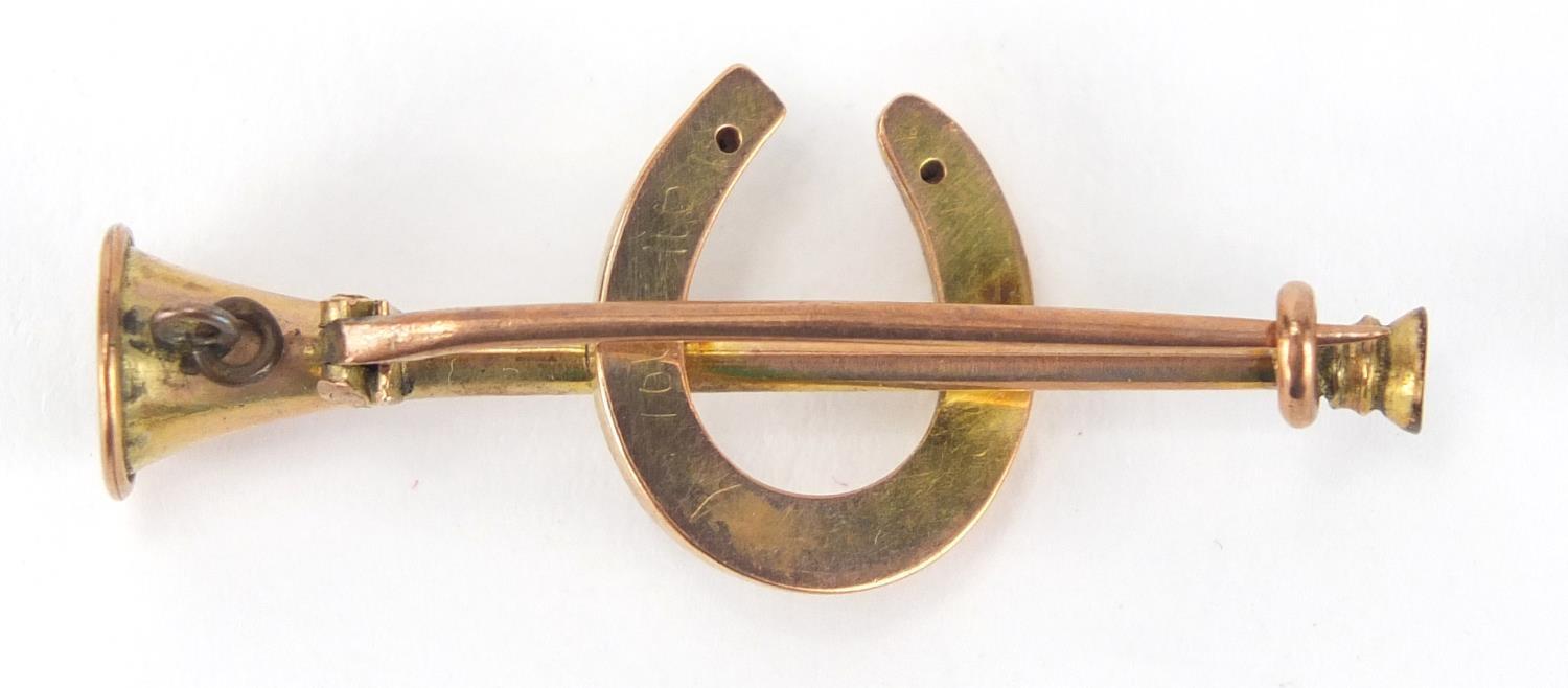 Equestrian hunting horn and horseshoe bar brooch, 4cm in length, approximate weight 3.4g : For - Image 2 of 2