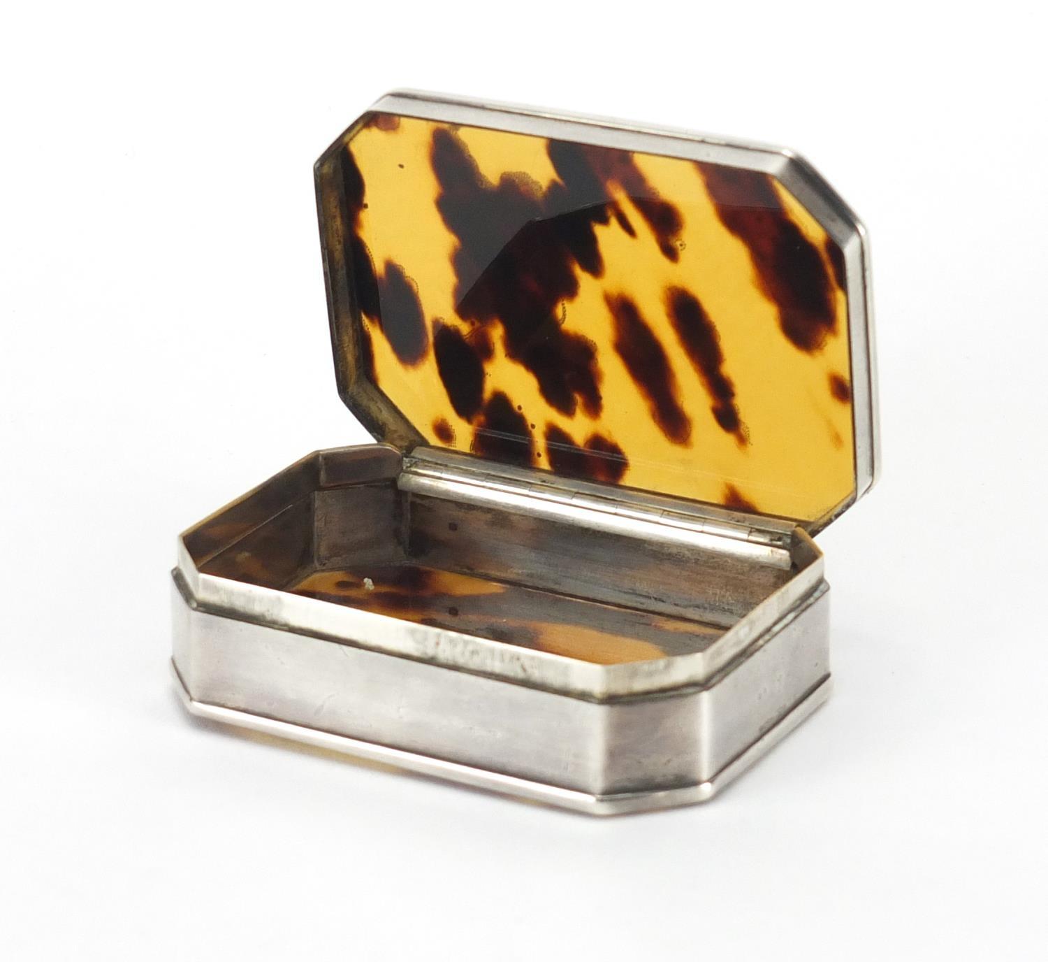 18th century rectangular silver, tortoiseshell and gold pique work snuff box, decorated with - Image 6 of 7