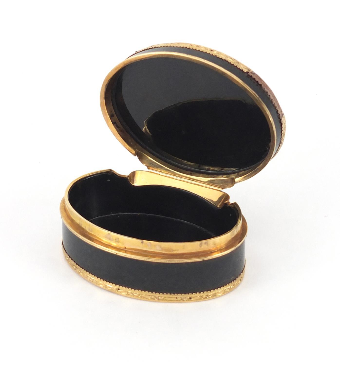 18th century French oval tortoiseshell snuff box with gold mounts, indistinct marks to the inside - Image 4 of 8