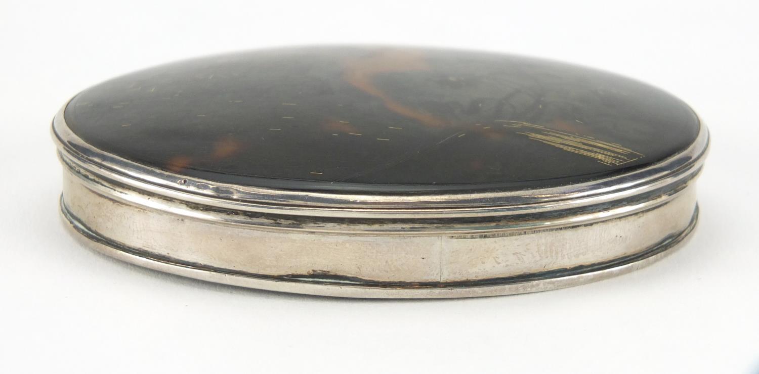 18th century oval silver and tortoiseshell snuff box, the hinged tortoiseshell gold pique work lid - Image 3 of 7