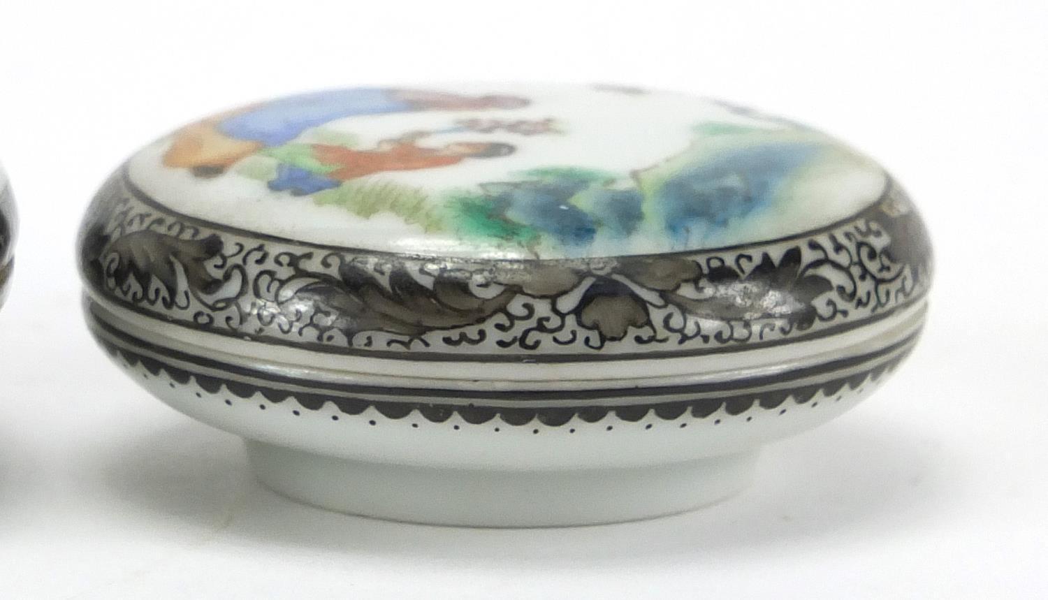 Three Chinese porcelain seal/rouge boxes, one hand painted in the famille rose palette with a figure - Image 6 of 19