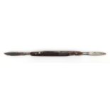 Tortoiseshell flanked steel bladed folding surgeons scalpel, 10cm in length (when closed) : For