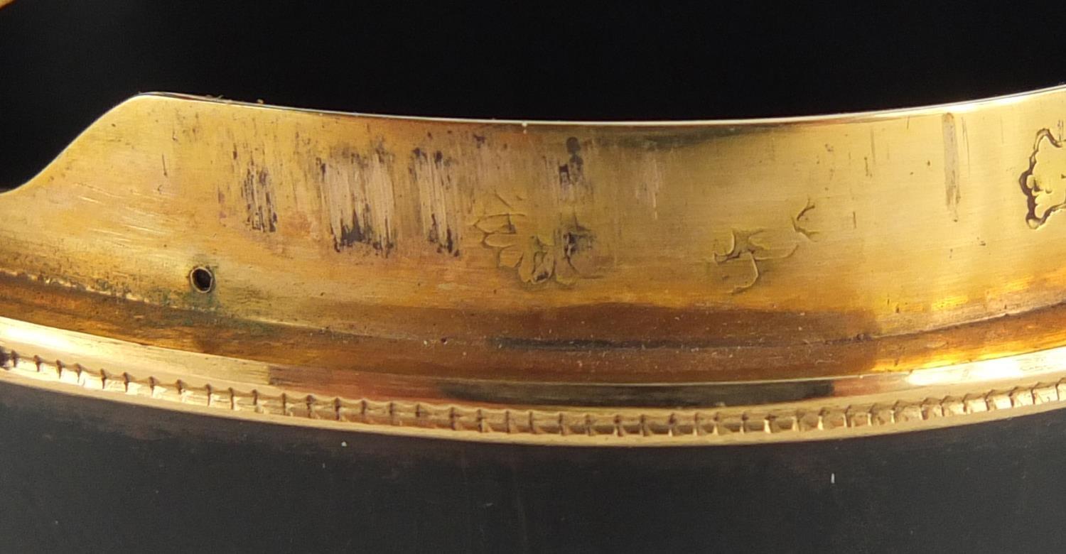 18th century French oval tortoiseshell snuff box with gold mounts, indistinct marks to the inside - Image 5 of 8