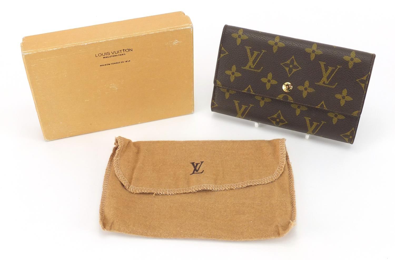 Louis Vuitton monogrammed purse with dust cover and box, 16cm wide : For further Condition Reports - Image 6 of 10