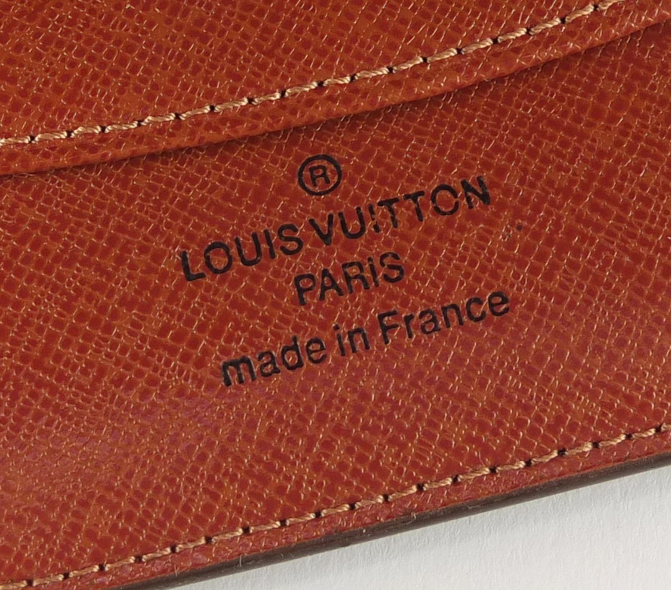 Louis Vuitton monogrammed purse with dust cover and box, 16cm wide : For further Condition Reports - Image 10 of 10