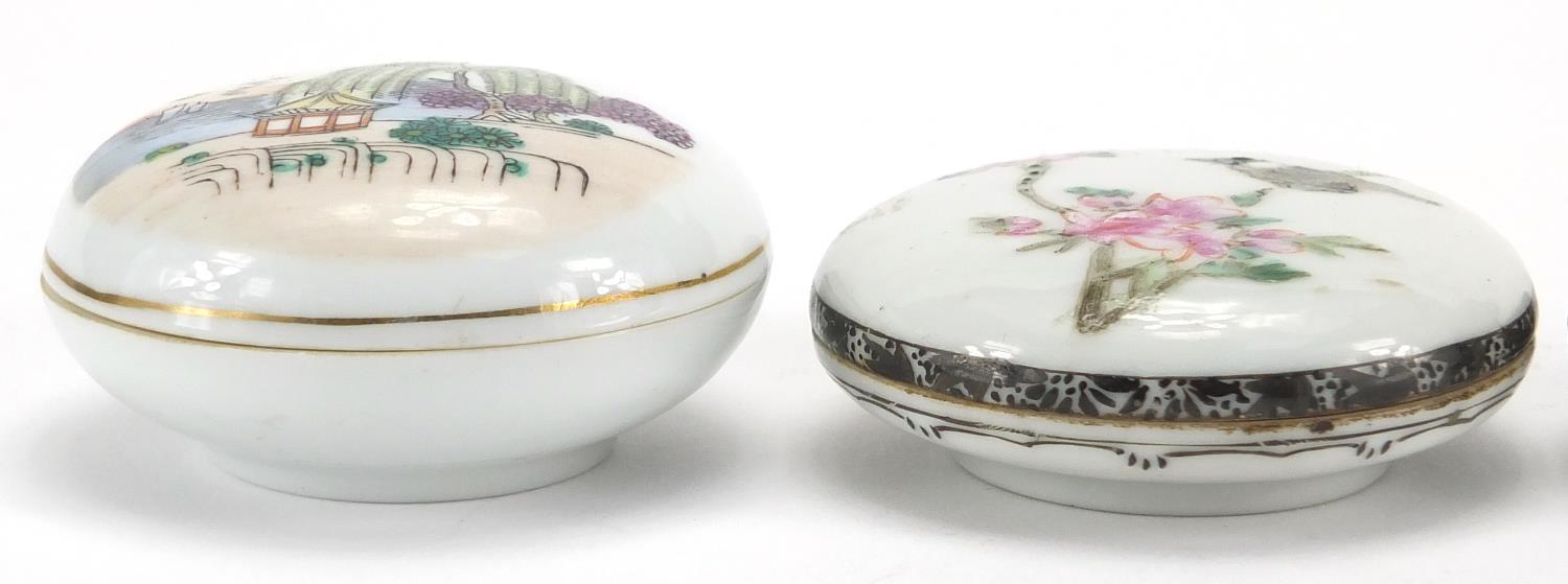 Three Chinese porcelain seal/rouge boxes, one hand painted in the famille rose palette with a figure - Image 2 of 19