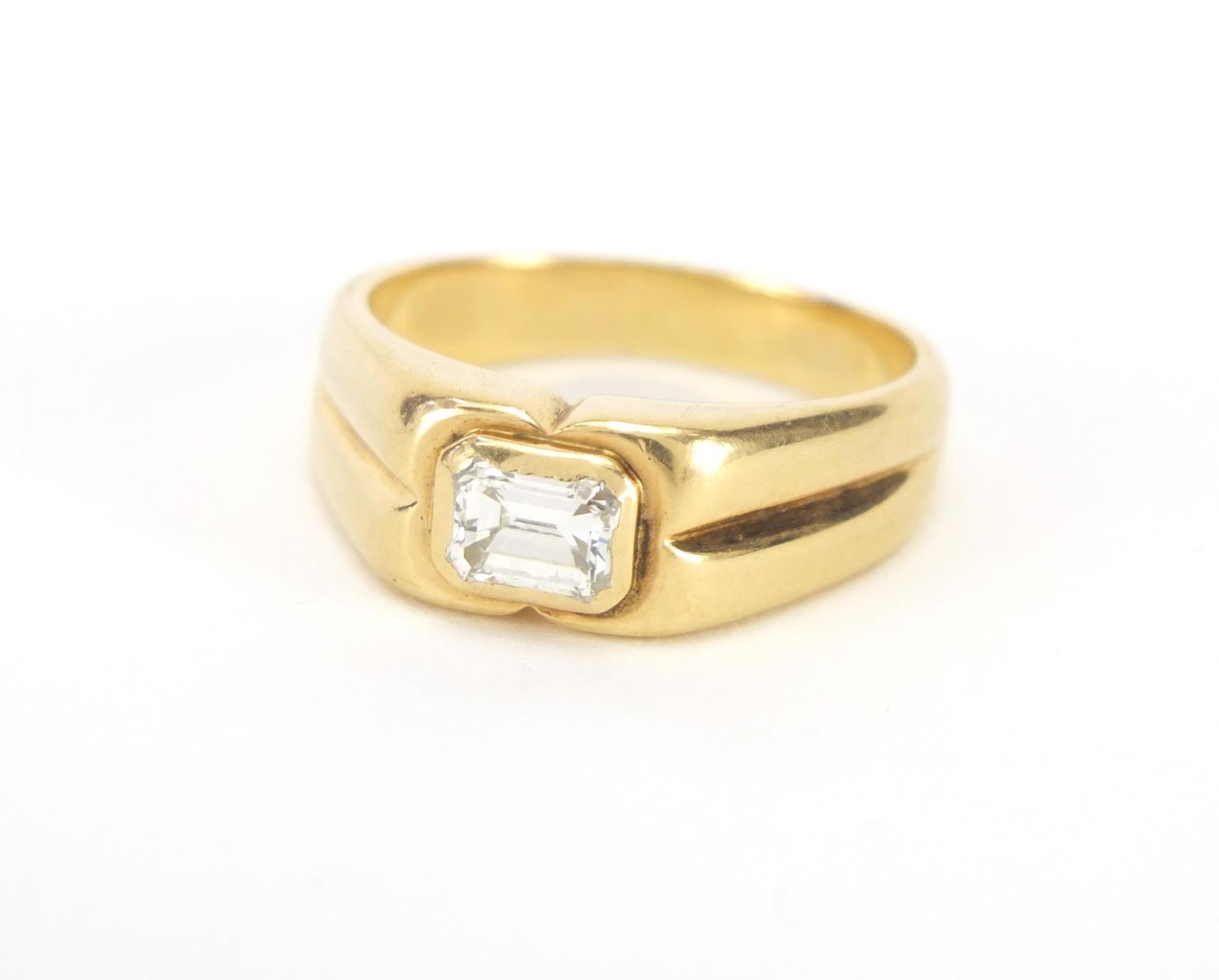 18ct gold baguette diamond solitaire ring, London 1980, size T, approximate weight 11.8g : For extra