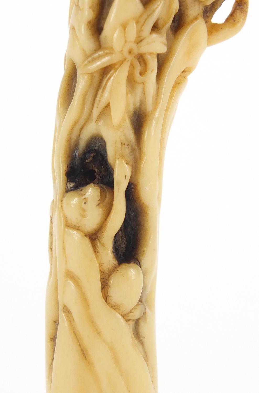 Oriental bone handle, finely carved with a monkey and snakes, 13.5cm in length : For Further - Image 5 of 7